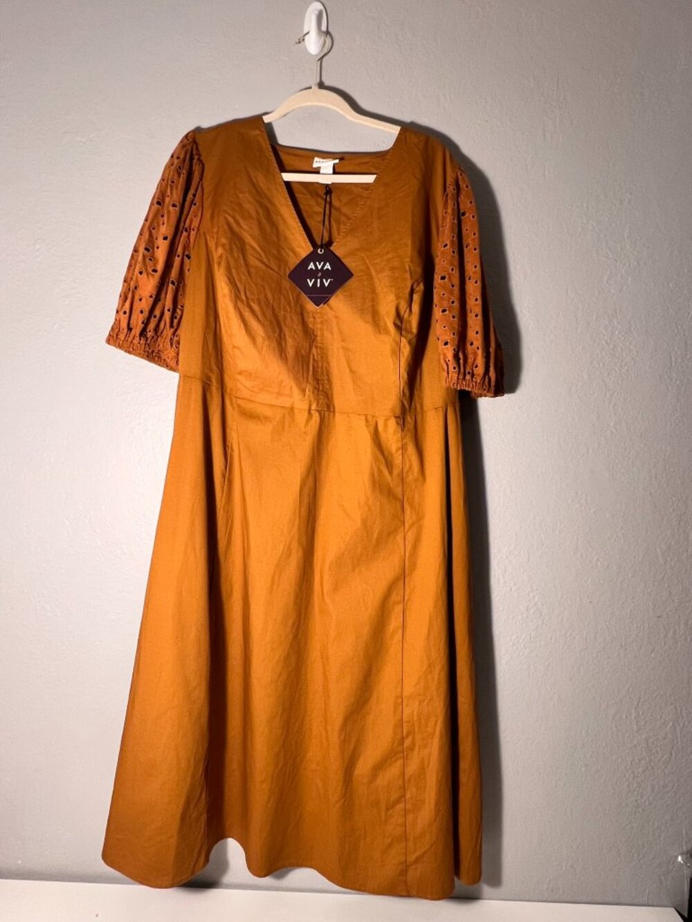 2X Ava Viv Eyelet Sleeve Dress NWT‎ dress with pockets and eyelet details
